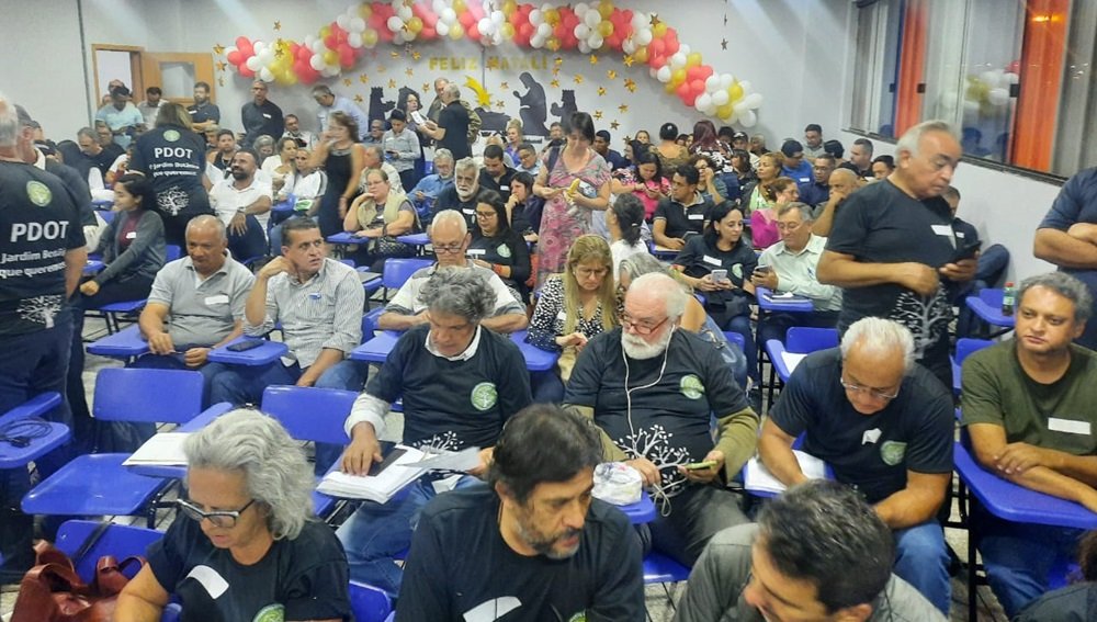 Moradores do Jardim Botânico debatem revisão do PDOT da cidade Moradores do Jardim Botânico debatem revisão do PDOT da cidade