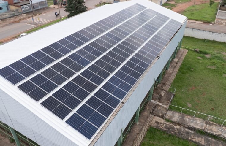 Uso de energia solar garante economia e consciência ambiental nas escolas