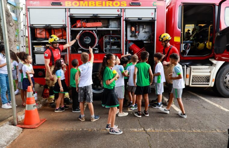 Crianças fazem visita especial ao Centro de Operações de Brasília 