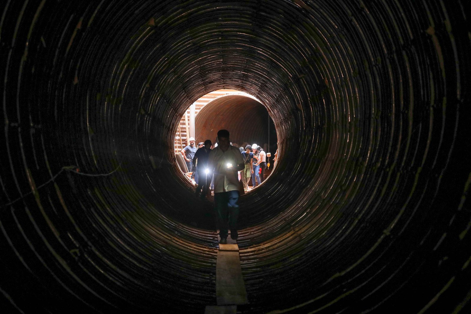 Drenar DF alcança 5,6 km de túneis escavados e 2,7 km concretados Drenar DF alcança 5,6 km de túneis escavados e 2,7 km concretados