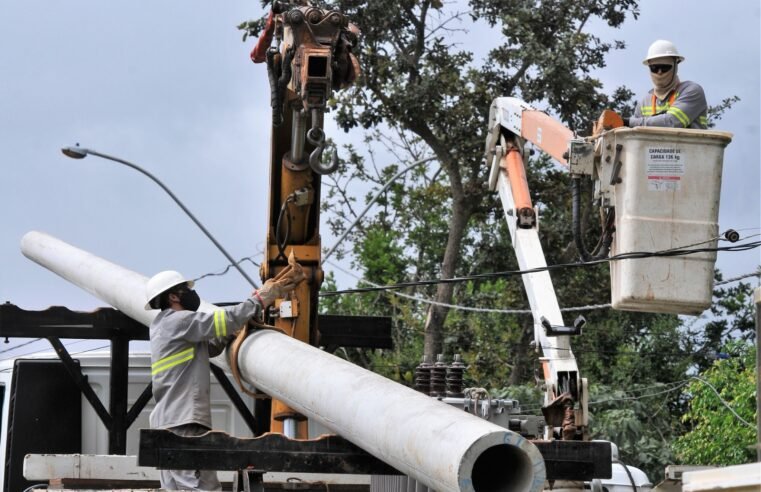 Instalação de postes interrompe fornecimento de energia no SOF Sul
