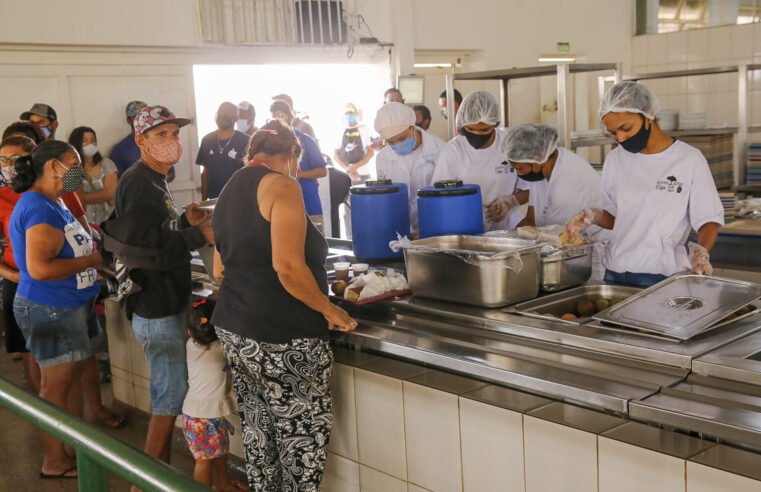 Restaurantes Comunitários terão cardápio especial de almoço na terça-feira (23)