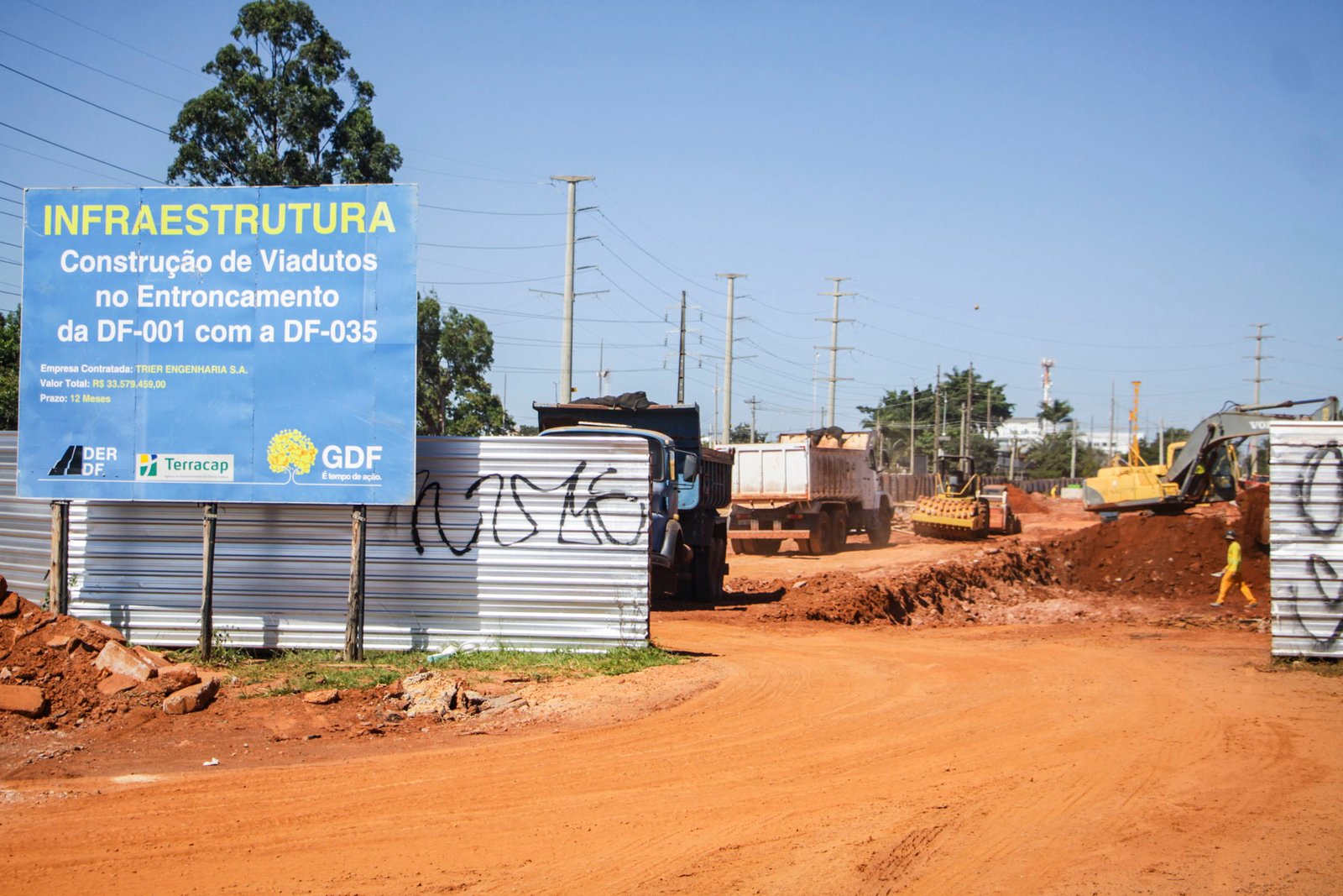 Com estruturas prontas, viaduto do Jardim Botânico chega à fase de escavação Com estruturas prontas, viaduto do Jardim Botânico chega à fase de escavação