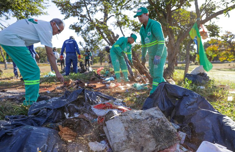 Equipes do GDF oferecem acolhimento a pessoas em situação de rua em mais sete pontos da Asa Norte