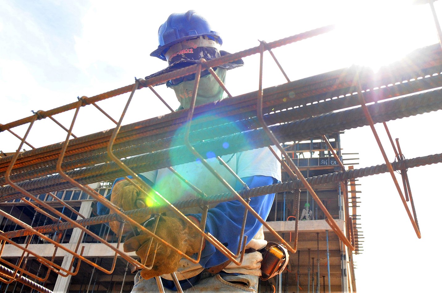 Julho começa com vaga para mestre de obras com salário de R$ 6,5 mil Julho começa com vaga para mestre de obras com salário de R$ 6,5 mil