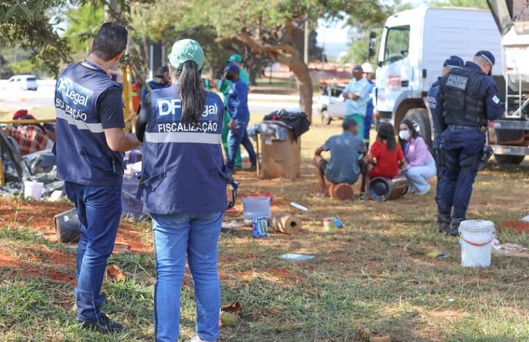 Pessoas em situação de rua são acolhidas em ação-rescaldo realizada pelo GDF