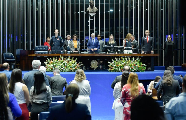 Sessão no Congresso Nacional homenageia os 20 anos do Samu