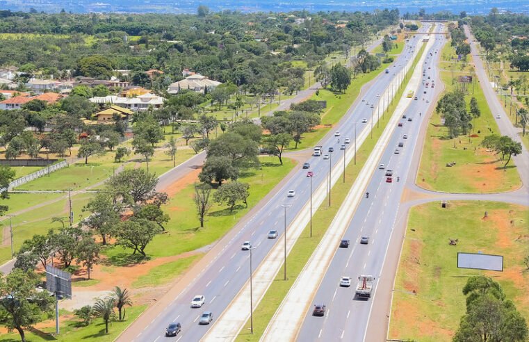 Vai viajar para fora? Veja o que fazer para poder dirigir no exterior