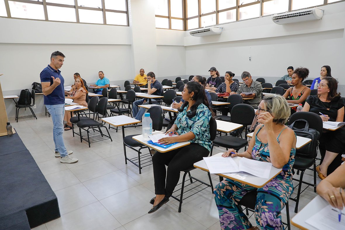 Projeto Rede de Comunidade leva qualificação para gestores e voluntários da sociedade civil Projeto Rede de Comunidade leva qualificação para gestores e voluntários da sociedade civil