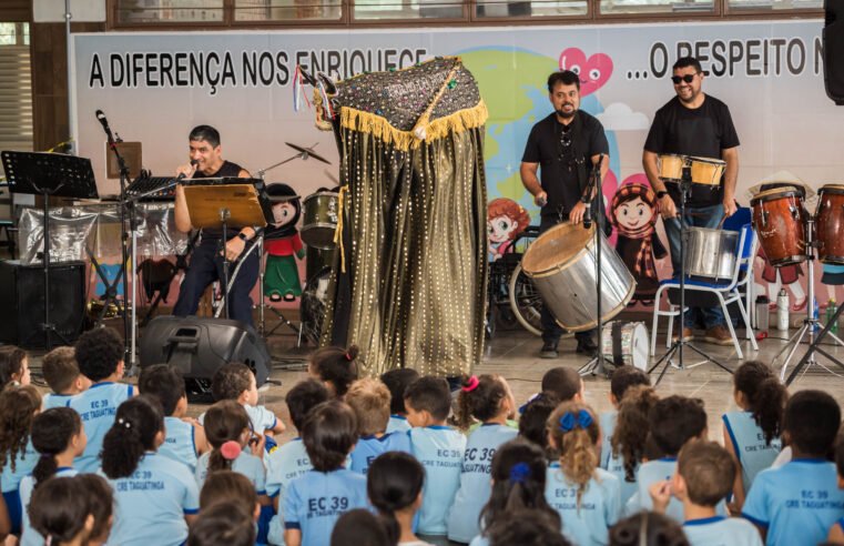 Músicos com deficiência levam alegria para alunos da EC 39 de Taguatinga