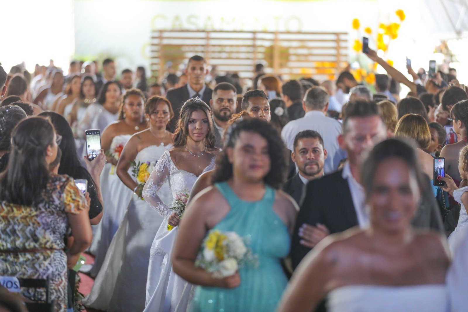 Casamento Comunitário oficializa união de 91 casais no Pontão do Lago Sul