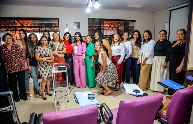 Conselho dos Direitos da Mulher debate nova política de acolhimento