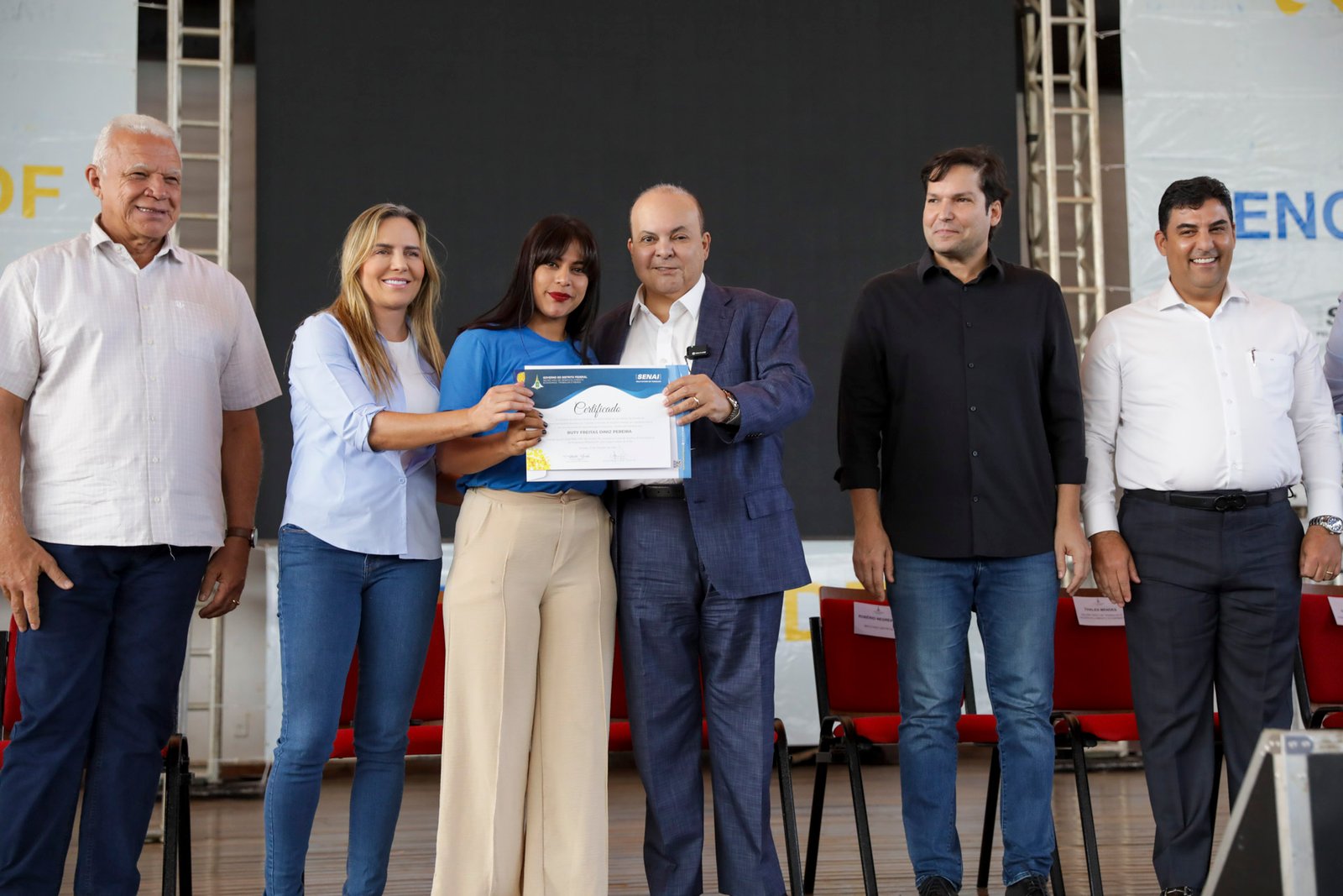 GDF já capacitou mais de 114 mil profissionais para o mercado de trabalho GDF já capacitou mais de 114 mil profissionais para o mercado de trabalho