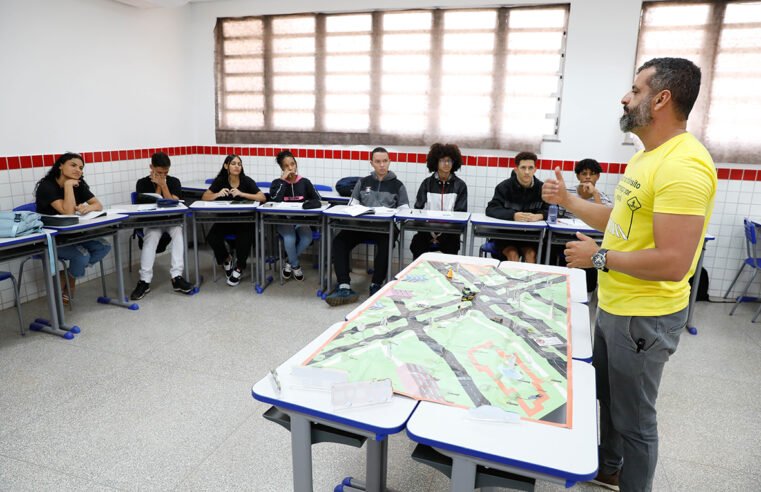 Governo impulsiona qualificação profissional com 17 escolas técnicas e mais de 15 mil alunos matriculados