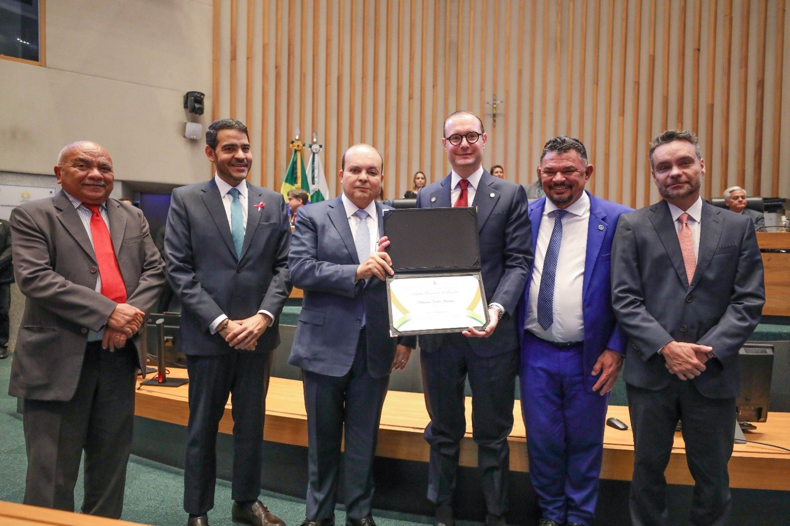 Ministro Cristiano Zanin, do STF, recebe título de Cidadão Honorário de Brasília