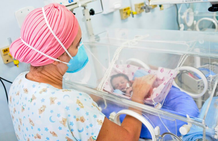 Saúde autoriza médicos a mudarem de especialidade para reforço em áreas críticas