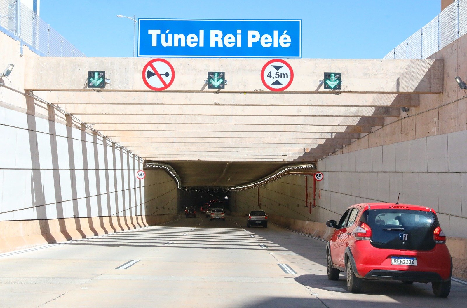 Túnel Rei Pelé será fechado nas madrugadas de terça e de quarta para ajustes no sistema de câmeras