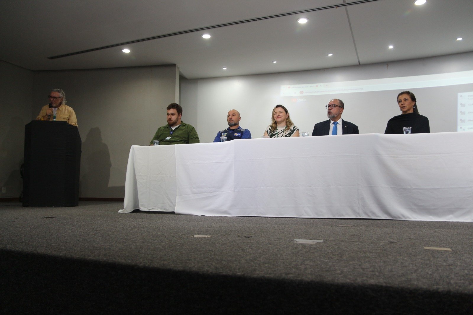 Ações e desafios do plantio de mudas nativas são tema de seminário Ações e desafios do plantio de mudas nativas são tema de seminário