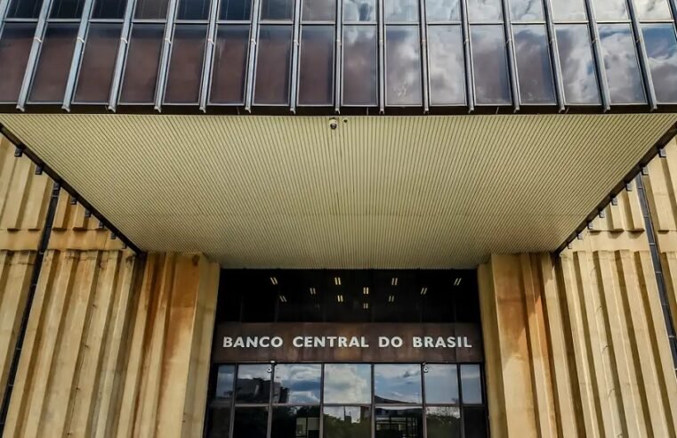 Banco Central amplia exigências para instituições participarem do Pix