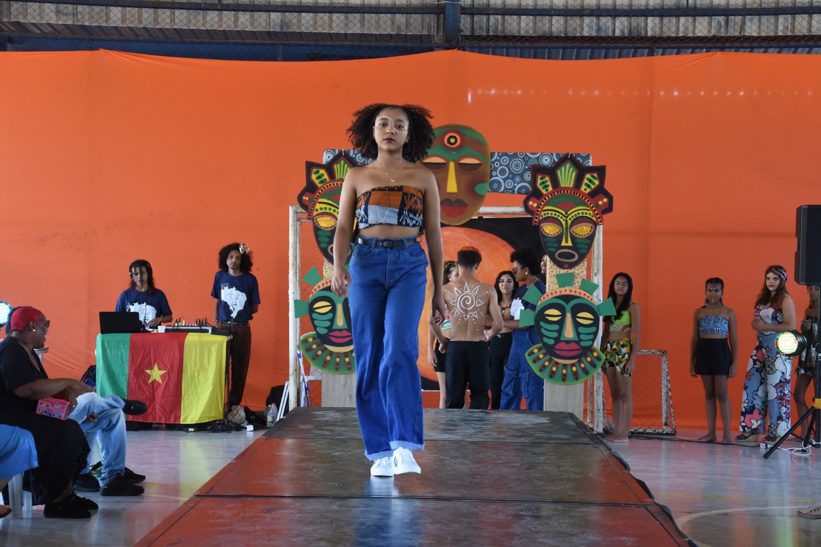 Desfile no CED 308 do Recanto das Emas celebra a cultura afro Desfile no CED 308 do Recanto das Emas celebra a cultura afro