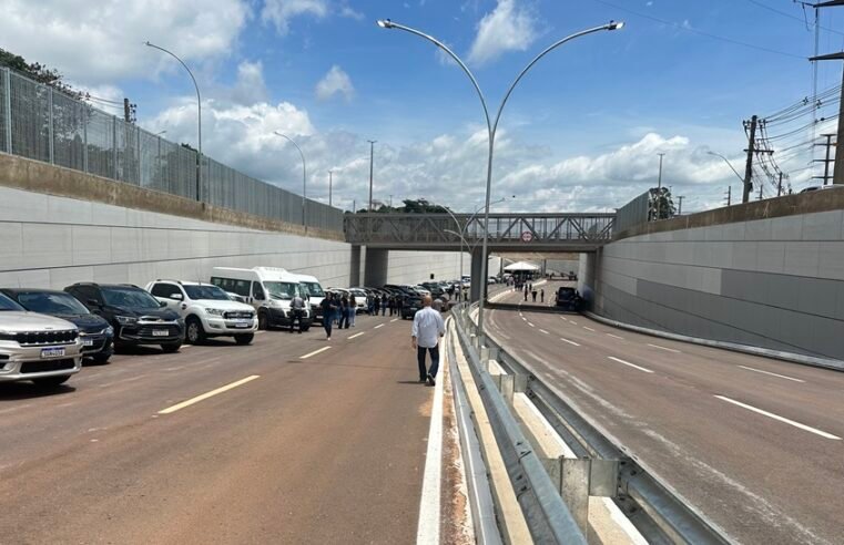 Em dia de festa, Ibaneis e Celina inauguram viaduto do Jardim Botânico