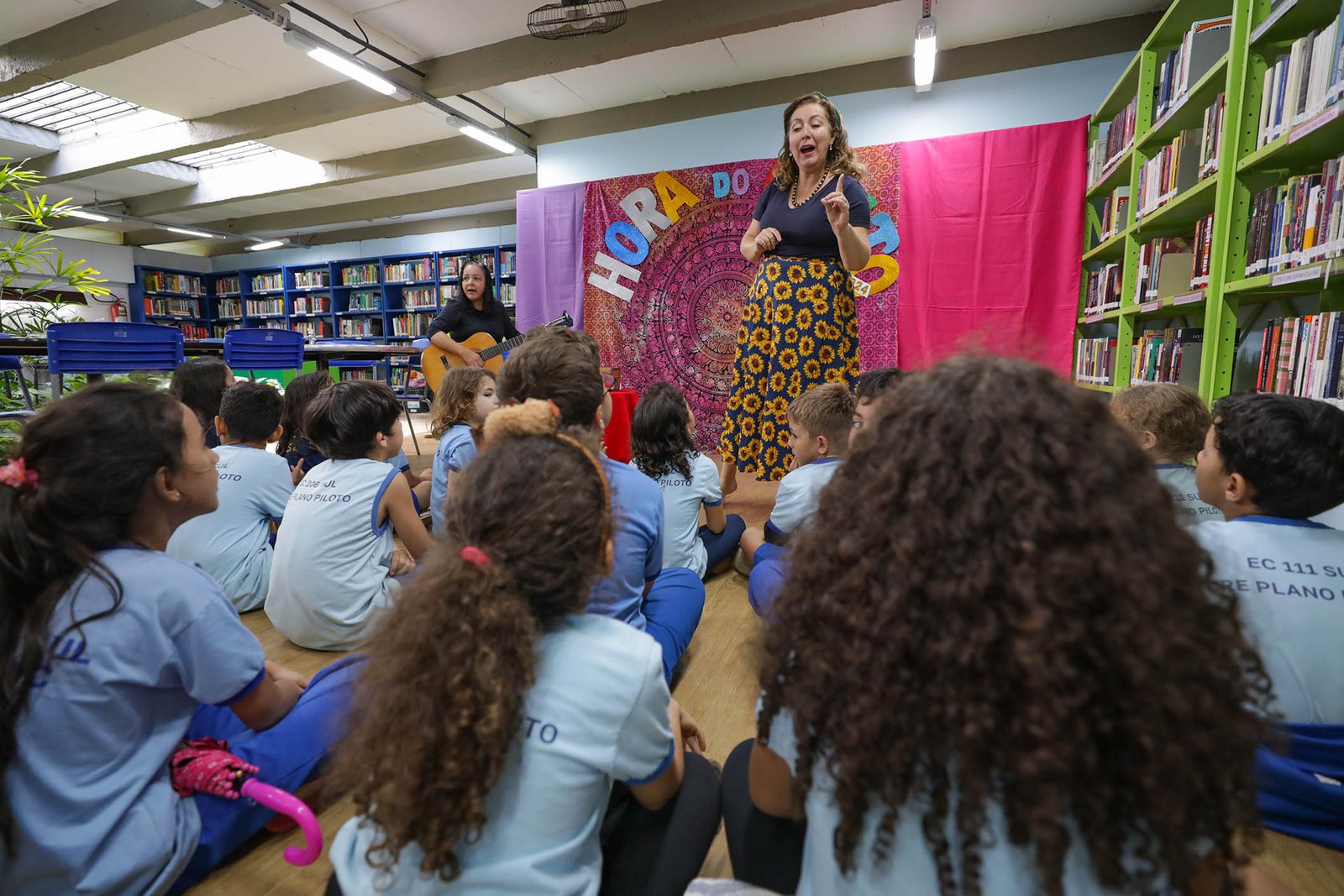 Espaços de inclusão social, bibliotecas escolares comunitárias estão abertas à população