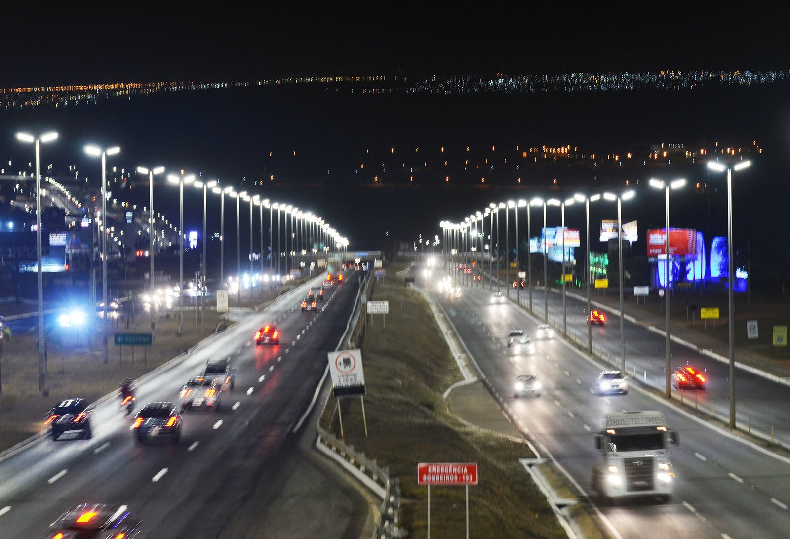 Força-tarefa intensifica manutenção da iluminação pública no Distrito Federal Força-tarefa intensifica manutenção da iluminação pública no Distrito Federal