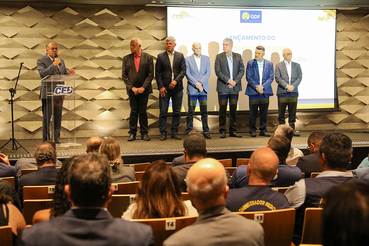 GDF vai substituir todas as lâmpadas de sódio por LED e priorizar áreas de grande circulação GDF vai substituir todas as lâmpadas de sódio por LED e priorizar áreas de grande circulação