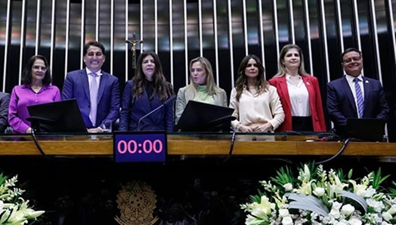 Gilvam e Celina Leão homenageiam médicos na Câmara dos Deputados Gilvam e Celina Leão homenageiam médicos na Câmara dos Deputados