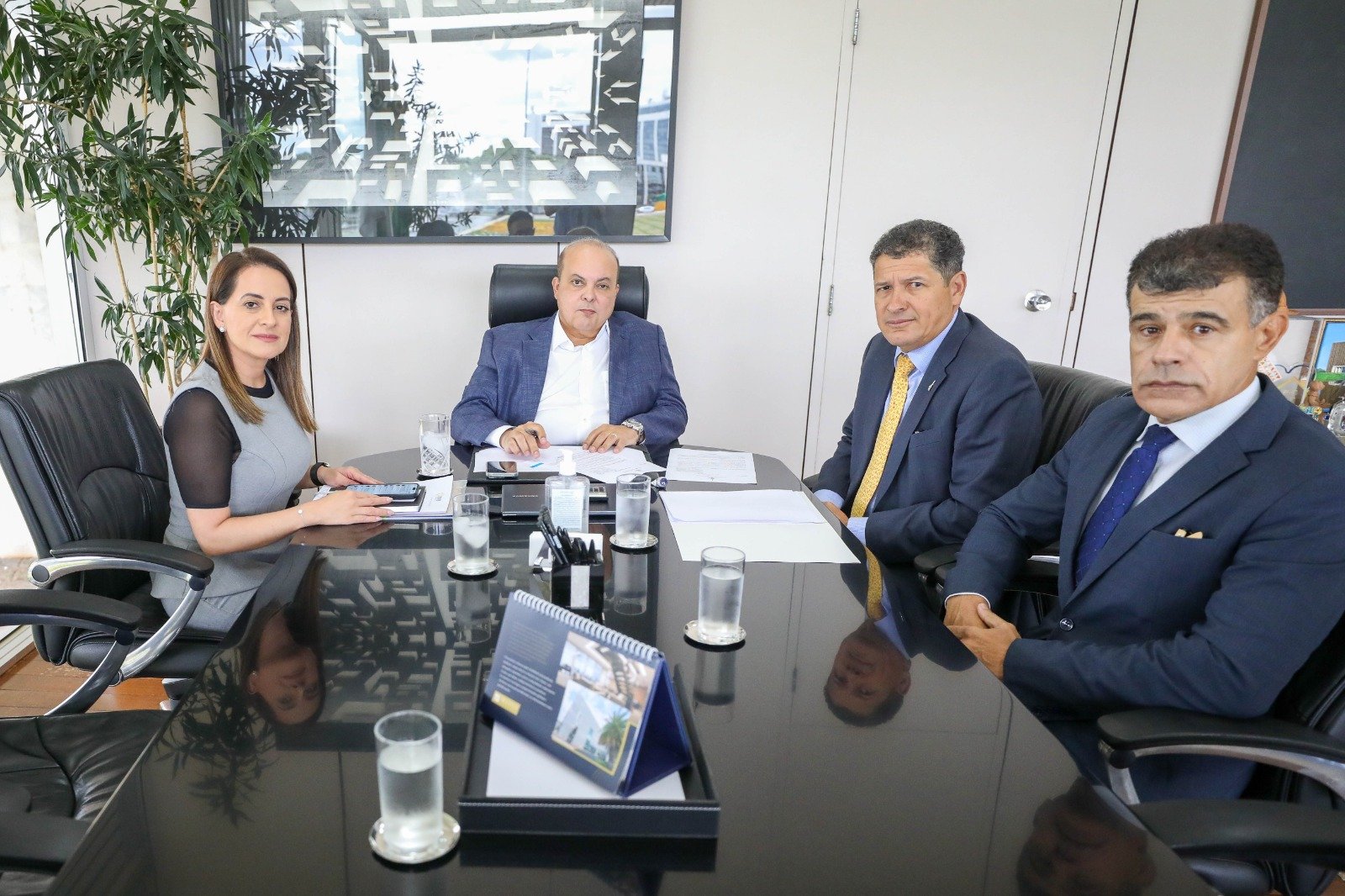 Governador Ibaneis Rocha assina decreto que cria a Divisão de Proteção e Combate ao Extremismo Violento da PCDF