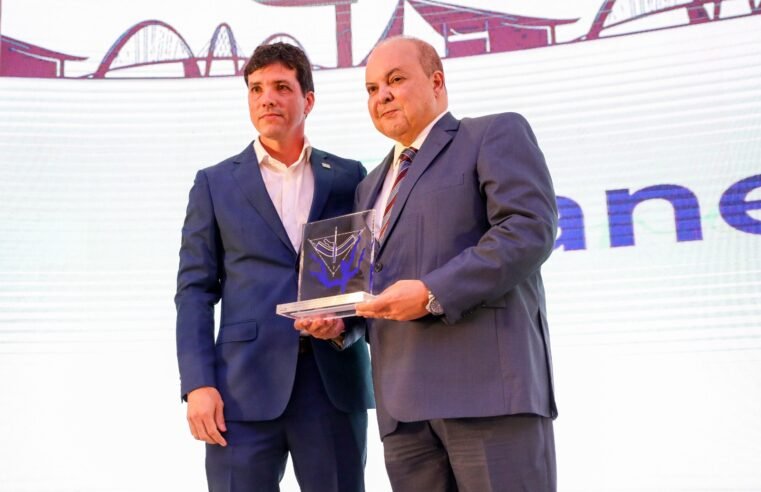 Homenageado pelo Sinduscon-DF, Ibaneis Rocha destaca importância da parceria com a construção civil
