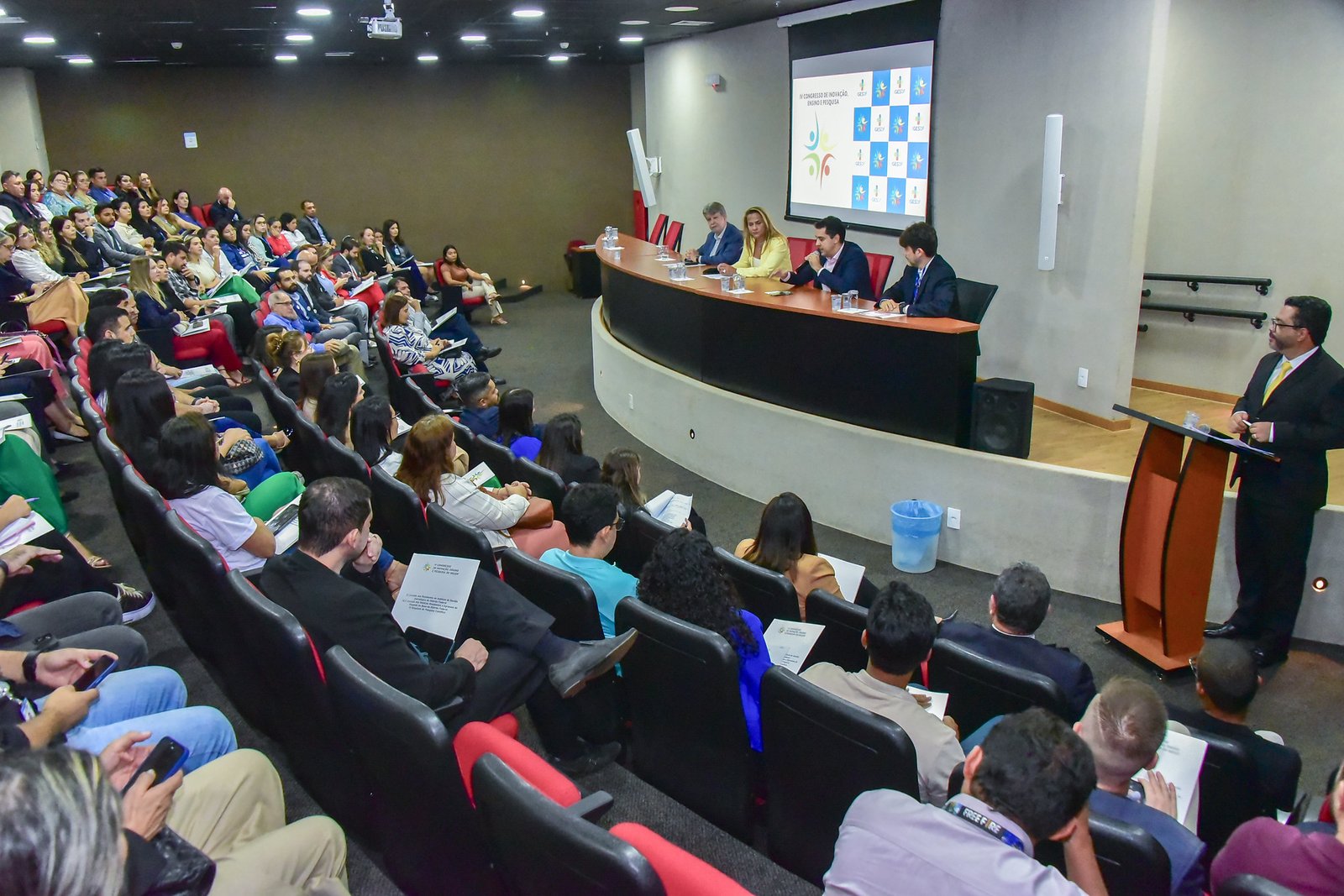 IV Congresso de Inovação, Ensino e Pesquisa reúne mais de 2,1 mil inscritos IV Congresso de Inovação, Ensino e Pesquisa reúne mais de 2,1 mil inscritos