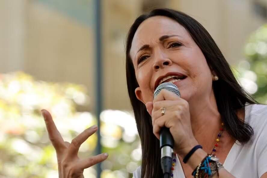 María Corina Machado aposta em retorno de Edmundo González ao poder em 2025