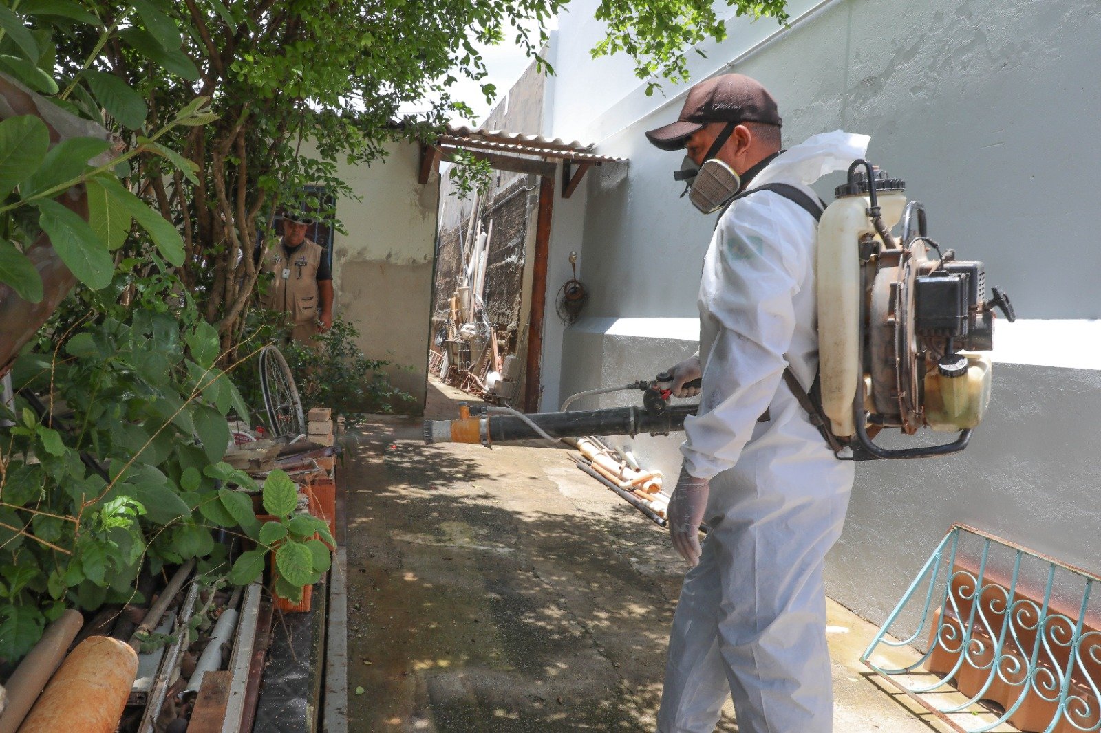 Moradores de Santa Maria recebem orientações e medidas de combate à dengue