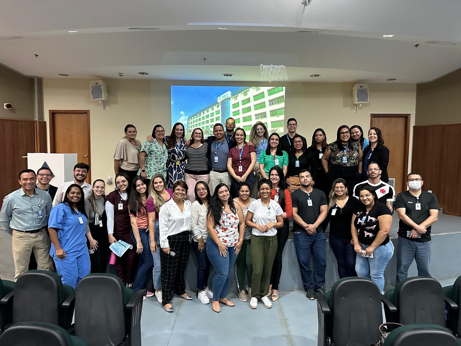Novos colaboradores participam de reunião de acolhimento no Hospital Regional de Santa Maria Novos colaboradores participam de reunião de acolhimento no Hospital Regional de Santa Maria