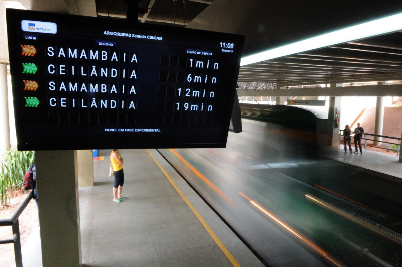 Pregão eletrônico permitirá a troca de painéis informativos nas estações do Metrô