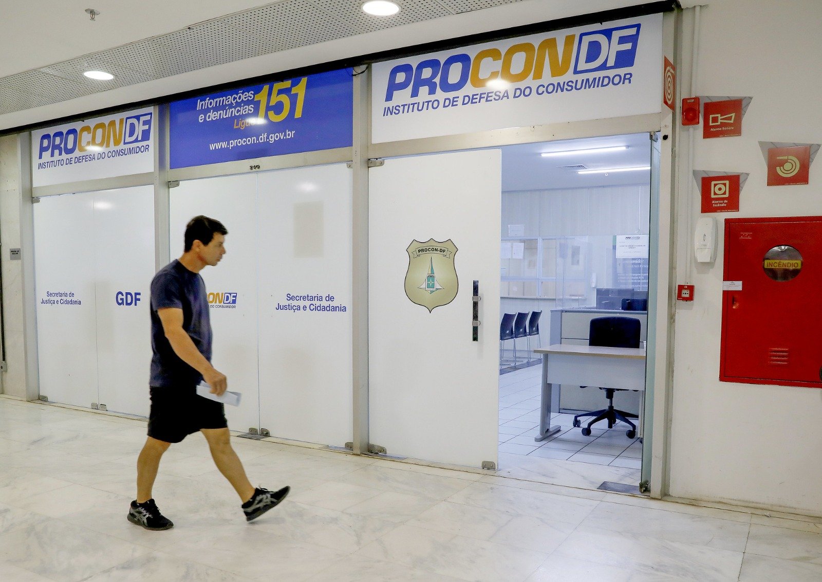 Procon proíbe funcionamento de empresa de consultoria extrajudicial de Taguatinga Procon proíbe funcionamento de empresa de consultoria extrajudicial de Taguatinga