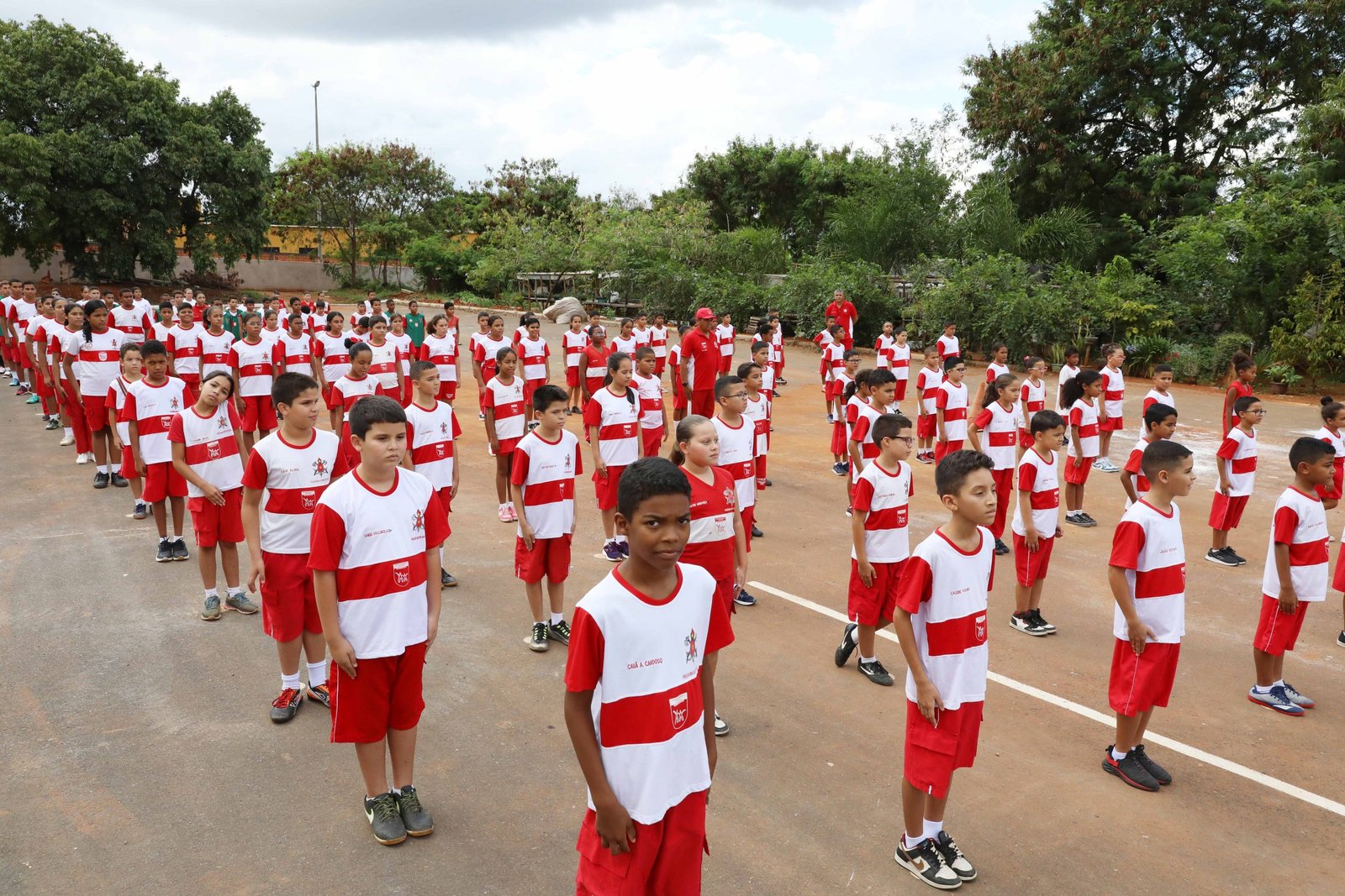 Projeto Bombeiro Mirim usa atividades educativas e disciplina para formar jovens de todo o DF