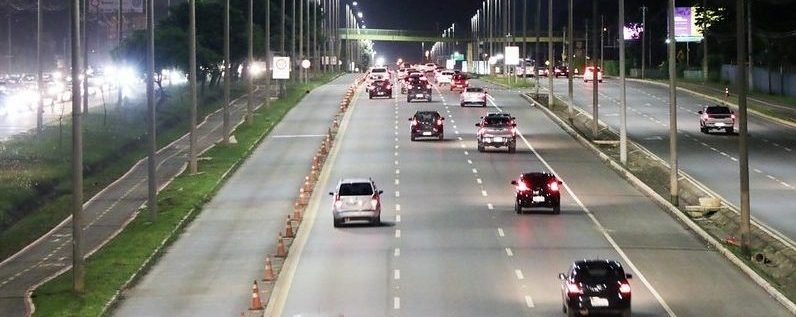 Projeto de modernização da iluminação pública vai substituir 173 mil luminárias em todo o DF Projeto de modernização da iluminação pública vai substituir 173 mil luminárias em todo o DF