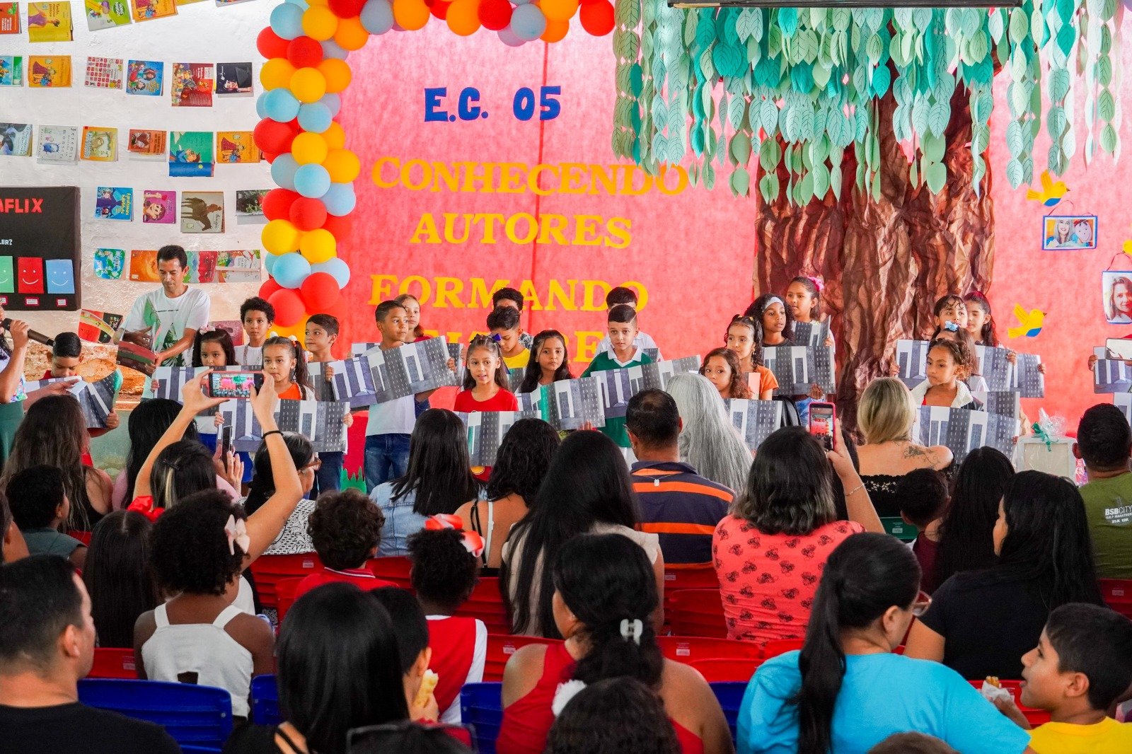 Projeto literário transforma alunos do Paranoá em leitores apaixonados Projeto literário transforma alunos do Paranoá em leitores apaixonados