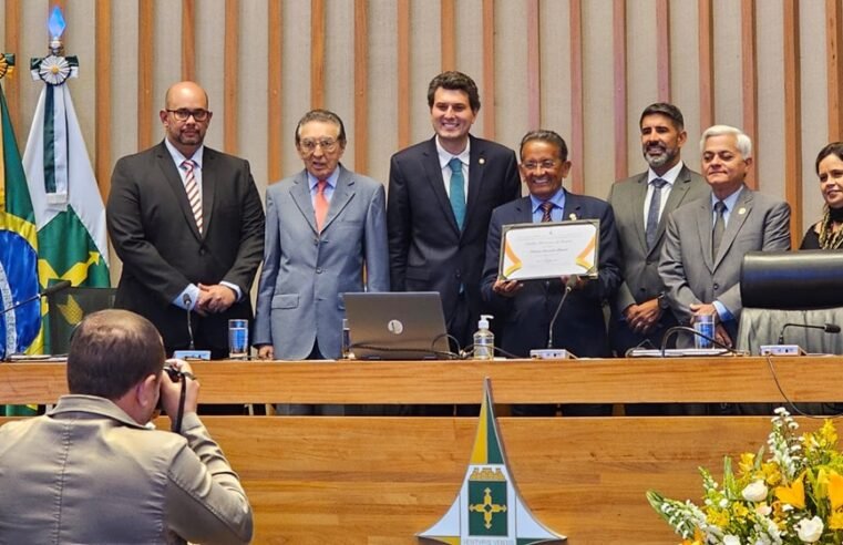 Toni Duarte recebe título de Cidadão Honorário de Brasília na CLDF