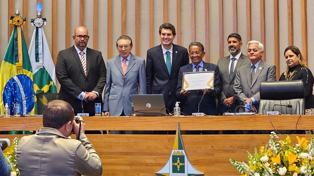 Toni Duarte recebe título de Cidadão Honorário de Brasília na CLDF Toni Duarte recebe título de Cidadão Honorário de Brasília na CLDF