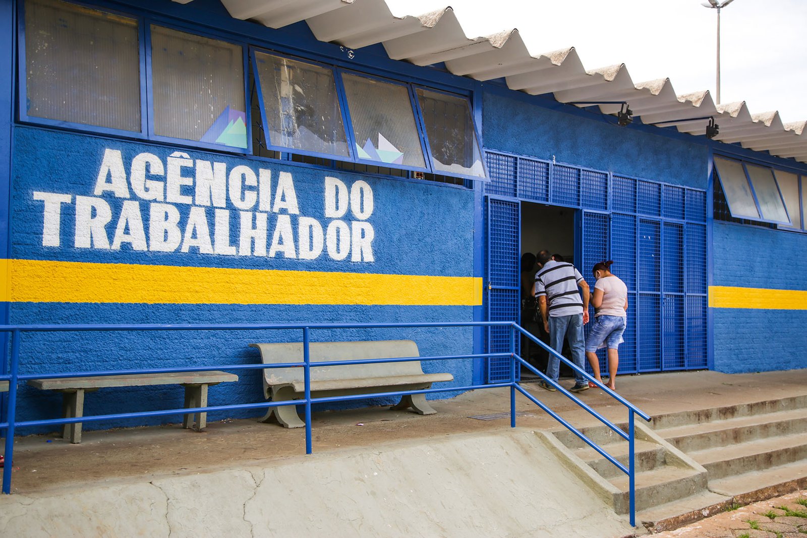 Agências do trabalhador têm vagas com salários de até R$ 3,5 mil nesta quinta (19) Agências do trabalhador têm vagas com salários de até R$ 3,5 mil nesta quinta (19)