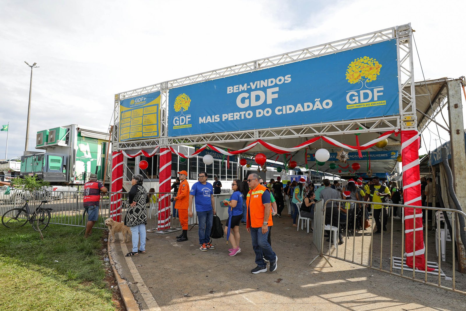 Ceilândia é beneficiada com oferta de diversos serviços do governo em carretas itinerantes