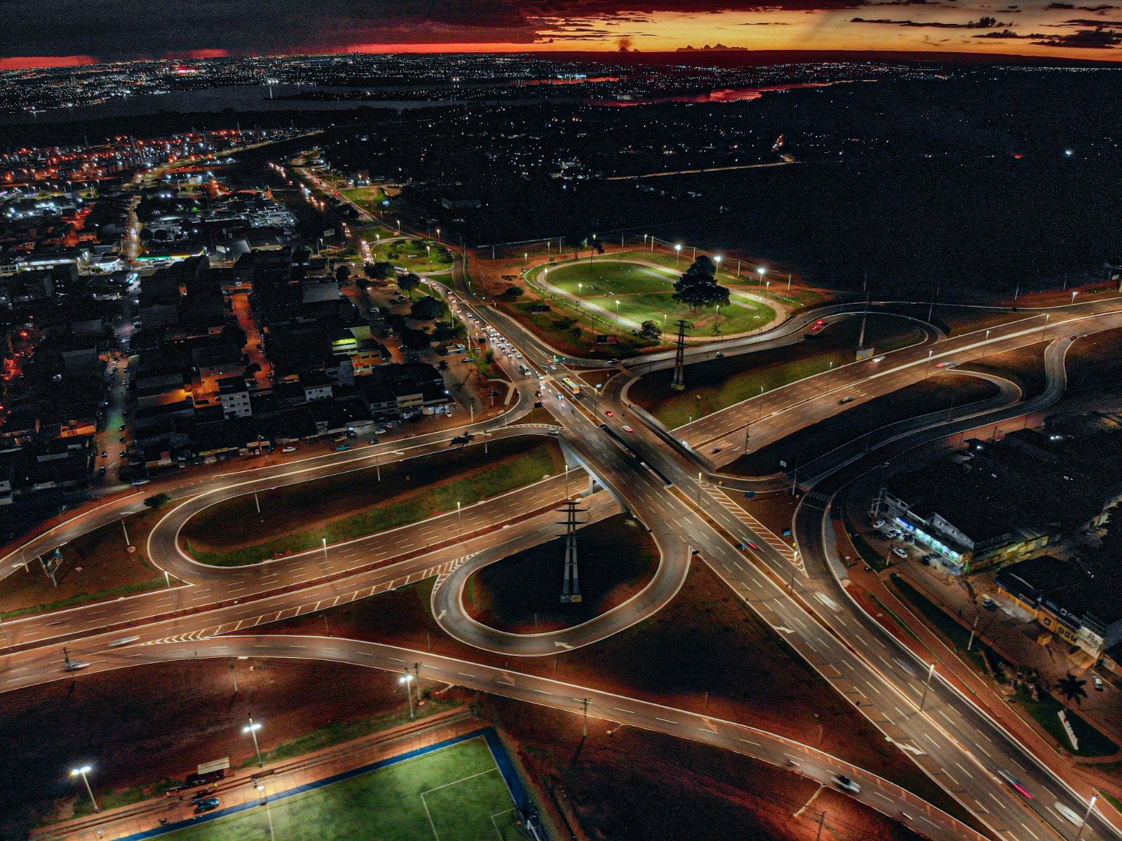 Com investimento de R$ 300 milhões, DER-DF executou obras que garantem segurança, conforto e mobilidade Com investimento de R$ 300 milhões, DER-DF executou obras que garantem segurança, conforto e mobilidade
