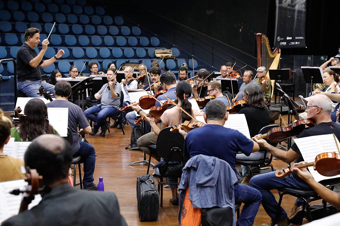 Com restauro da Sala Martins Pena, Orquestra Sinfônica do Teatro Nacional volta à casa Com restauro da Sala Martins Pena, Orquestra Sinfônica do Teatro Nacional volta à casa