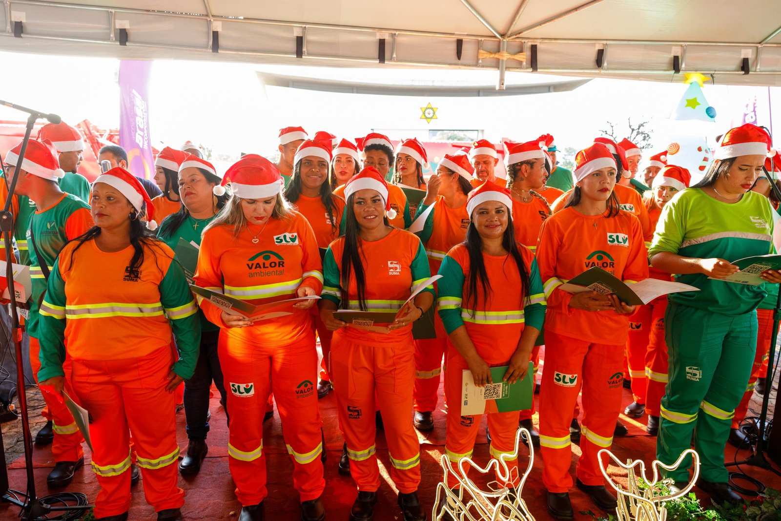 Coral dos Garis leva clima de Natal a shopping da Asa Sul