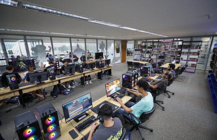 Espaço Geek da Biblioteca Nacional de Brasília se consolida como reduto de mangás e jogos eletrônicos