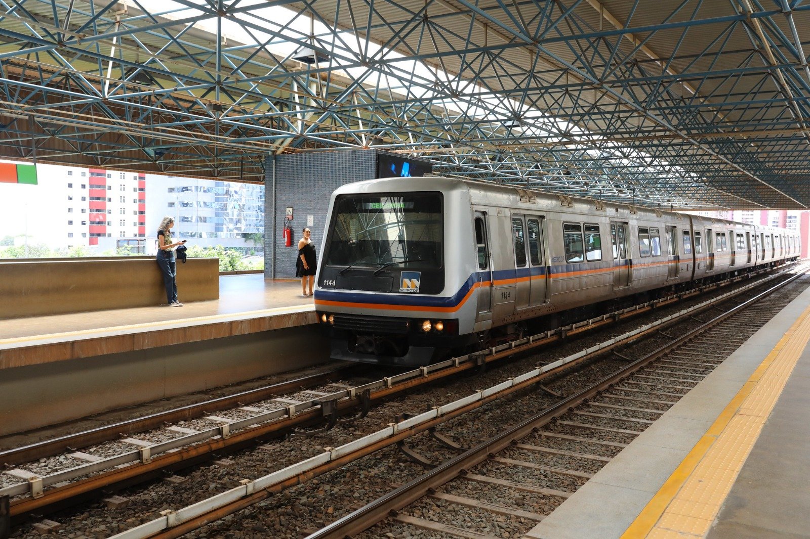 Estações do metrô-DF terão simulação de fumaça