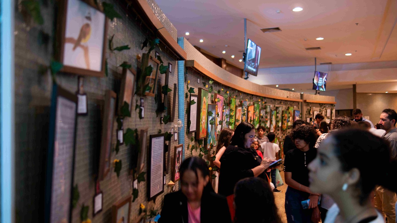 Exposição do polo de Altas Habilidades de Ceilândia celebra conquistas dos alunos em 2024 Exposição do polo de Altas Habilidades de Ceilândia celebra conquistas dos alunos em 2024